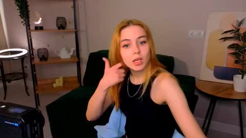 enchanted_bella online show from 03/15/26, 01:50