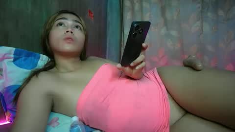 Snapshot of enchantresstgirl chatting on 05/25/26, 01:33 Nikki Shane online show from 05/25/26, 01:33