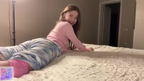 Snapshot of endlessmia chatting on 02/20/25, 09:42 Mia online show from 02/20/25, 09:42