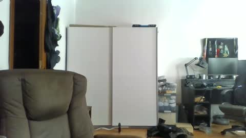 Snapshot of endslaved chatting on 04/25/26, 11:02 endslaved online show from 04/25/26, 11:02