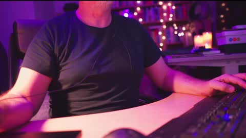 Snapshot of energybra chatting on 12/08/24, 10:03 uk online show from 12/08/24, 10:03