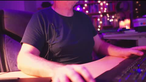 Snapshot of energybra chatting on 12/09/24, 01:07 uk online show from 12/09/24, 01:07