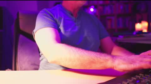 Snapshot of energybra chatting on 01/01/25, 01:26 uk online show from 01/01/25, 01:26