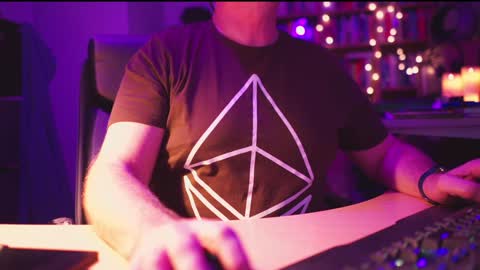 Snapshot of energybra chatting on 01/04/25, 12:59 uk online show from 01/04/25, 12:59