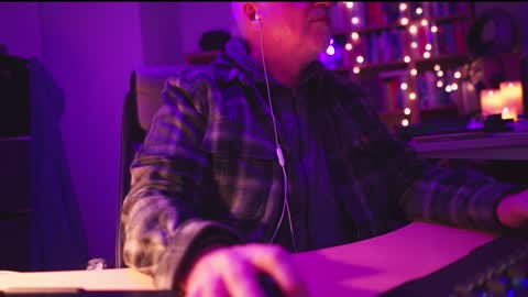 Snapshot of energybra chatting on 01/10/25, 03:29 uk online show from 01/10/25, 03:29