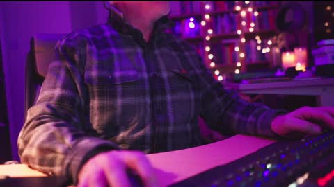 Snapshot of energybra chatting on 01/25/25, 11:11 uk online show from 01/25/25, 11:11