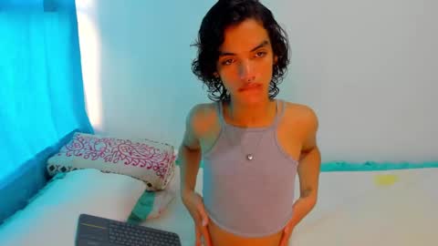 engel20042001 online show from 12/29/24, 01:49