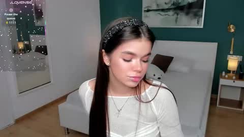 Snapshot of engelaven chatting on 09/17/25, 07:21 Christy online show from 09/17/25, 07:21