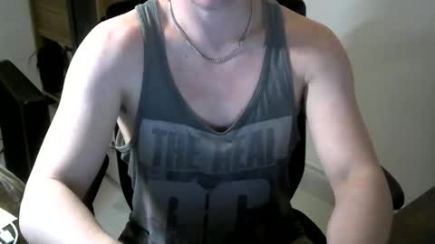 English Boy online show from 03/03/26, 12:17