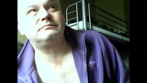 Snapshot of englishguysurrey chatting on 12/03/24, 10:50 englishguysurrey online show from 12/03/24, 10:50