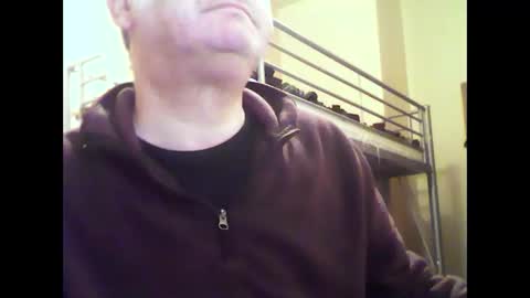 Snapshot of englishguysurrey chatting on 12/10/24, 06:28 englishguysurrey online show from 12/10/24, 06:28