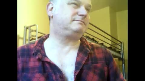 Snapshot of englishguysurrey chatting on 01/28/25, 04:08 englishguysurrey online show from 01/28/25, 04:08