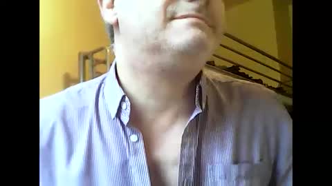 Snapshot of englishguysurrey chatting on 02/23/25, 03:40 englishguysurrey online show from 02/23/25, 03:40