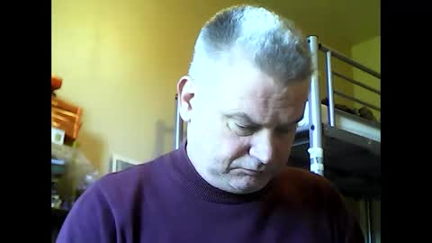 Snapshot of englishguysurrey chatting on 09/22/25, 09:00 englishguysurrey online show from 09/22/25, 09:00