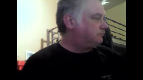 Snapshot of englishguysurrey chatting on 10/26/25, 06:30 englishguysurrey online show from 10/26/25, 06:30