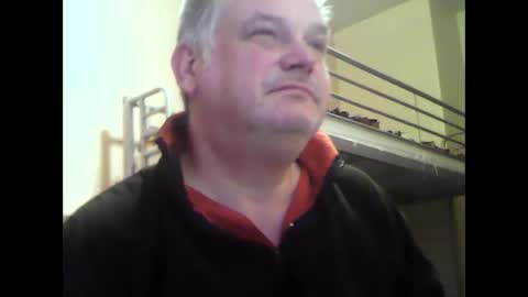 Snapshot of englishguysurrey chatting on 12/03/25, 07:27 englishguysurrey online show from 12/03/25, 07:27