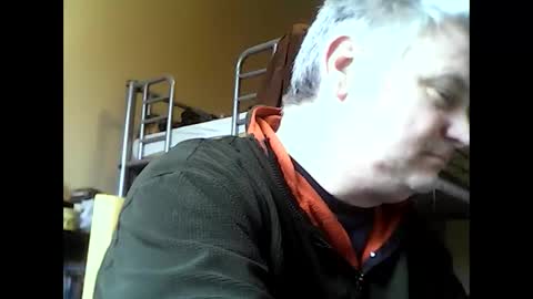 Snapshot of englishguysurrey chatting on 02/18/26, 11:50 englishguysurrey online show from 02/18/26, 11:50