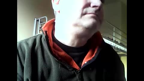 Snapshot of englishguysurrey chatting on 03/05/26, 04:03 englishguysurrey online show from 03/05/26, 04:03