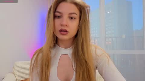 Snapshot of enjoyeverymoment_ chatting on 10/08/25, 03:20 enjoyeverymoment_ online show from 10/08/25, 03:20