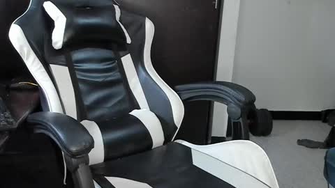 enjoymycock99 online show from 02/18/25, 04:05