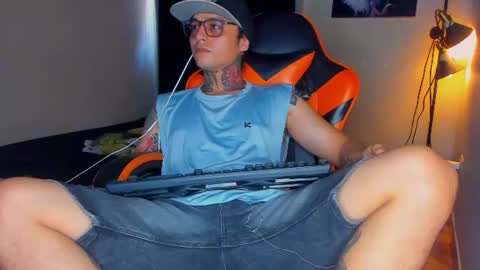 Snapshot of enjoymycock99 chatting on 07/25/26, 07:22 enjoymycock99 online show from 07/25/26, 07:22