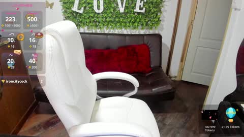 Snapshot of enma_clark chatting on 01/31/25, 12:06 Enma clark online show from 01/31/25, 12:06