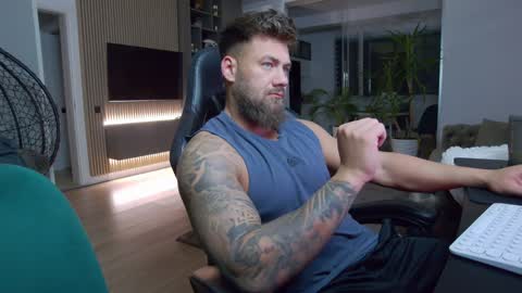 Erik online show from 01/24/25, 06:46