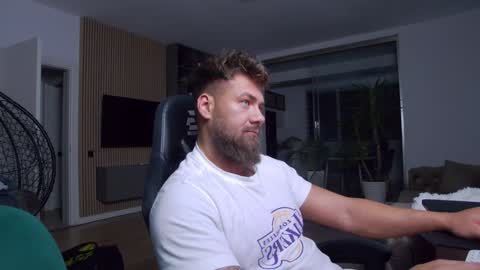 Erik online show from 01/27/25, 05:26