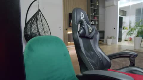 Erik online show from 11/05/25, 07:36