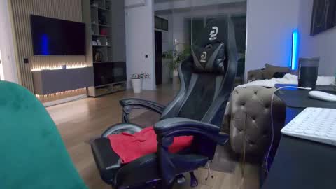 Erik online show from 11/14/25, 07:45