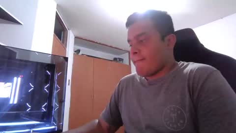 Snapshot of enriqueg15 chatting on 11/17/25, 11:32 enriqueg15 online show from 11/17/25, 11:32