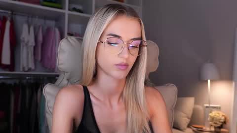 entya online show from 09/26/25, 05:22