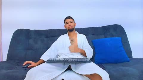 enyel_100 online show from 04/22/26, 06:20