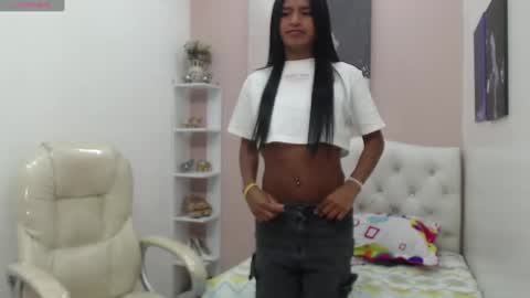 Snapshot of enyelin chatting on 09/14/25, 12:26 Enyenlina online show from 09/14/25, 12:26