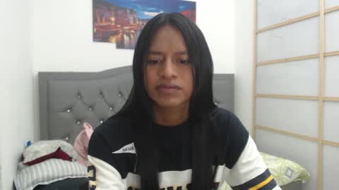 Snapshot of enyelin chatting on 10/16/25, 02:18 Enyenlina online show from 10/16/25, 02:18