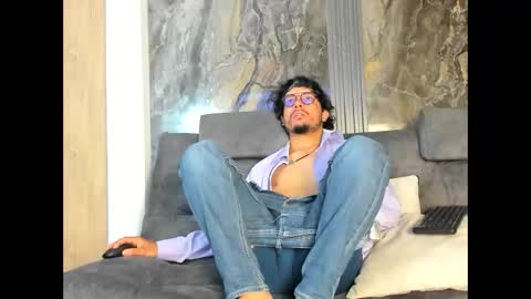 Enzo online show from 12/03/25, 02:04