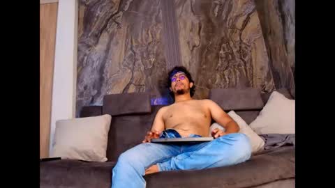 Enzo online show from 12/05/25, 01:52