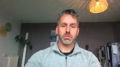 Snapshot of enzoenzo7 chatting on 02/04/25, 02:10 Enzos Massive Cock online show from 02/04/25, 02:10