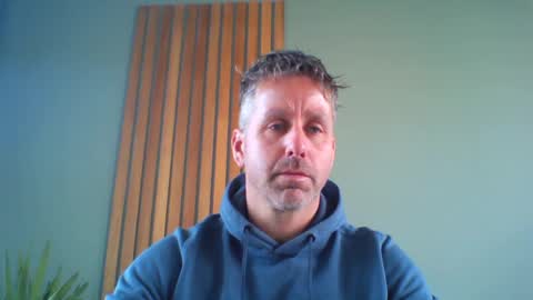 Snapshot of enzoenzo7 chatting on 02/19/25, 11:06 Enzos Massive Cock online show from 02/19/25, 11:06