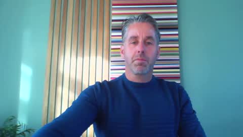 Snapshot of enzoenzo7 chatting on 09/23/25, 07:11 Enzos Massive Cock online show from 09/23/25, 07:11