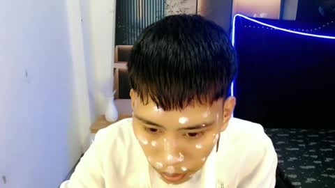 Snapshot of eouae chatting on 06/29/26, 10:15 ask me online show from 06/29/26, 10:15