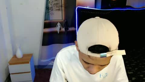 Snapshot of eouae chatting on 07/01/26, 10:06 ask me online show from 07/01/26, 10:06