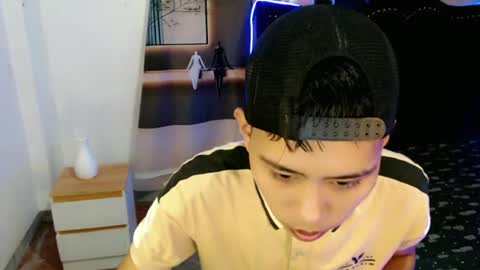 Snapshot of eouae chatting on 07/02/26, 10:10 ask me online show from 07/02/26, 10:10