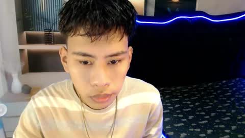 Snapshot of eouae chatting on 07/16/26, 09:37 ask me online show from 07/16/26, 09:37