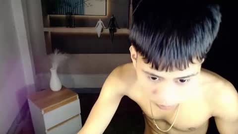 Snapshot of eouae chatting on 07/22/26, 11:13 ask me online show from 07/22/26, 11:13