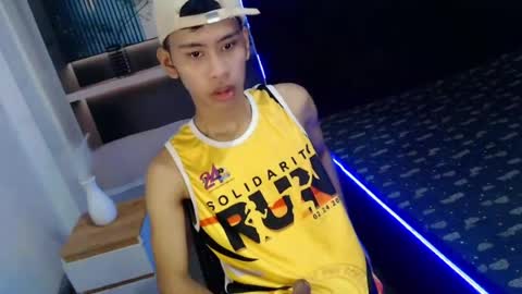 Snapshot of eouae chatting on 07/26/26, 10:22 ask me online show from 07/26/26, 10:22