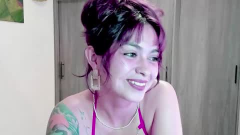 Leyla online show from 10/23/25, 12:43
