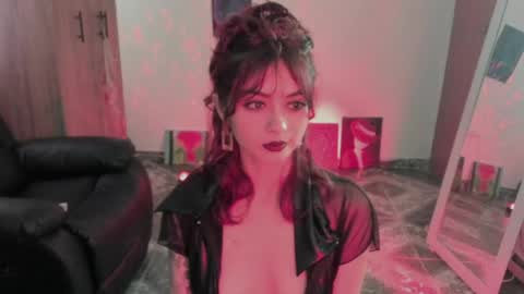Leyla online show from 04/30/26, 10:03