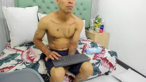 Snapshot of erack_and_emmy chatting on 09/23/25, 03:42 erack_and_emmy online show from 09/23/25, 03:42