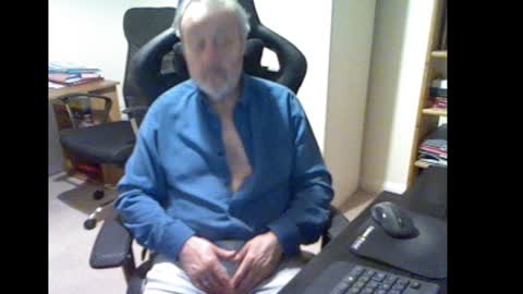 erasmus_d online show from 12/01/24, 05:46